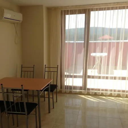 Apartment Rubin プリモルスコ